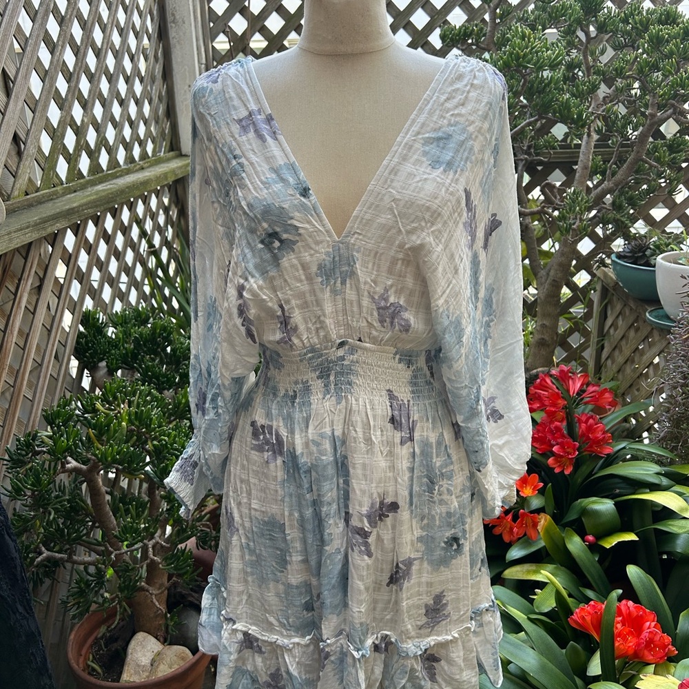 LOVE STITCH  Floral V-Neck Dress Dolman Sleeves, SMALL, Lined.  NWT 1 of a kind